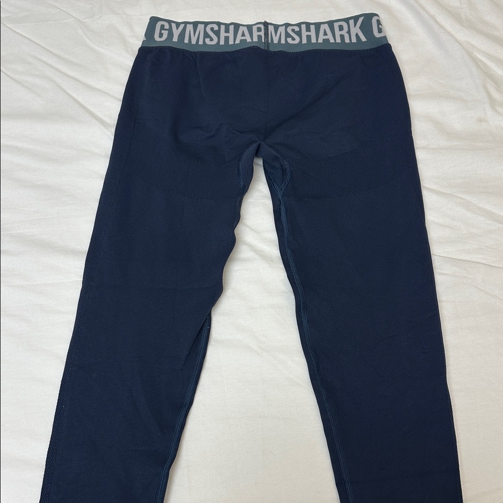 Gymshark Logo Leggings - Picture 3 of 5